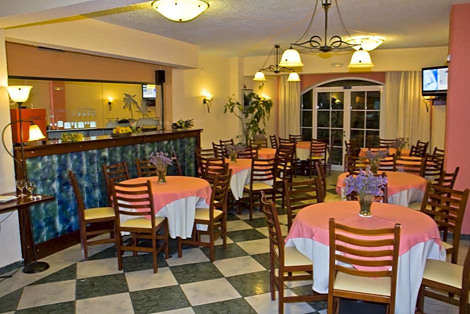 Venardos Hotel