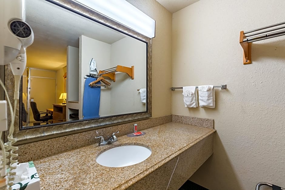 Econo Lodge Baytown