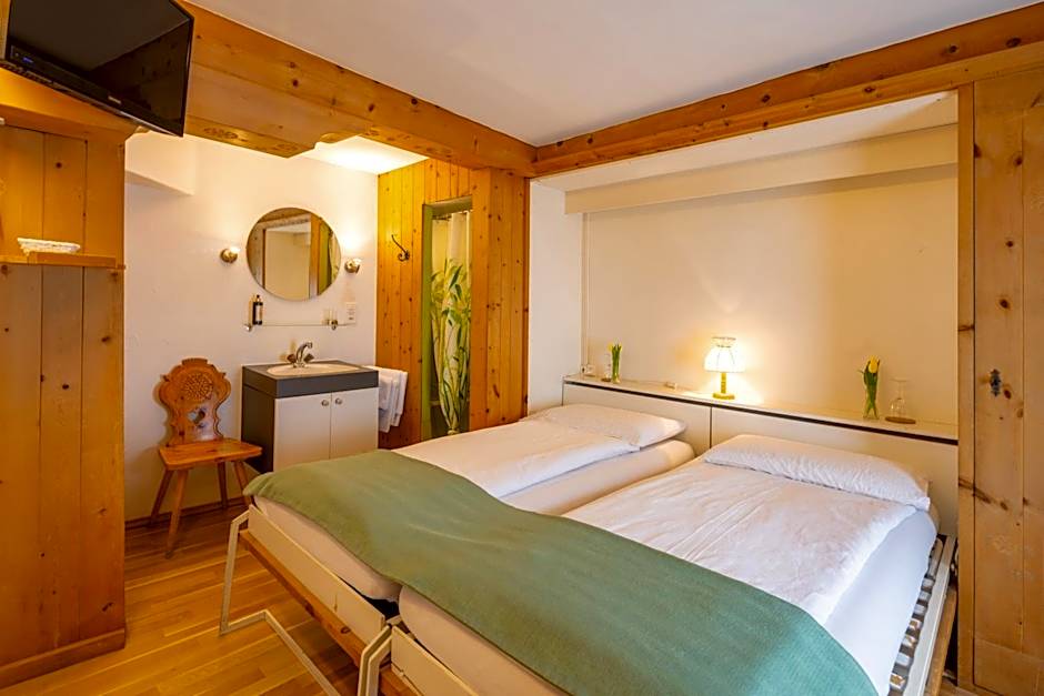 Hotel Alpina