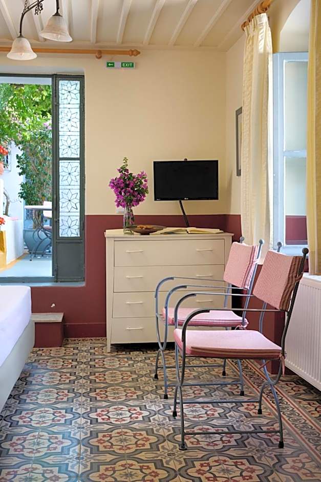 Sto Roloi Island Houses