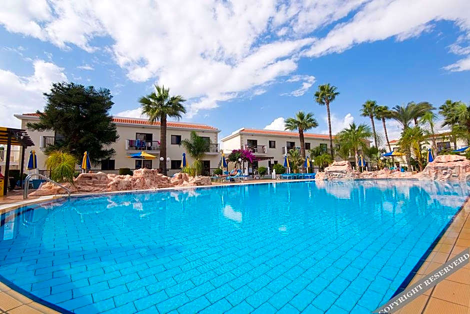 Loutsiana I & II Deluxe Apartments