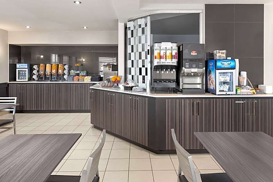Super 8 by Wyndham Quebec City