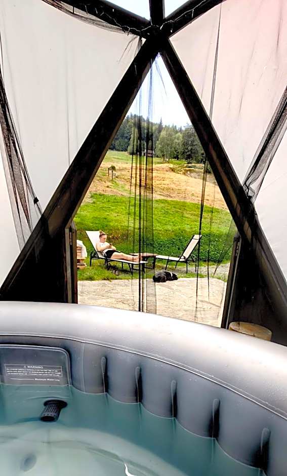 Osada pod Beskidem- chatki całoroczne