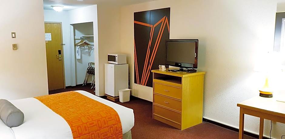 Howard Johnson by Wyndham Fort St. John