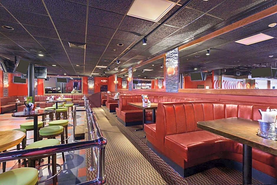 Ramada by Wyndham Rochelle Park Near Paramus