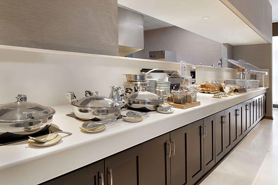 DoubleTree By Hilton Milwaukee Brookfield