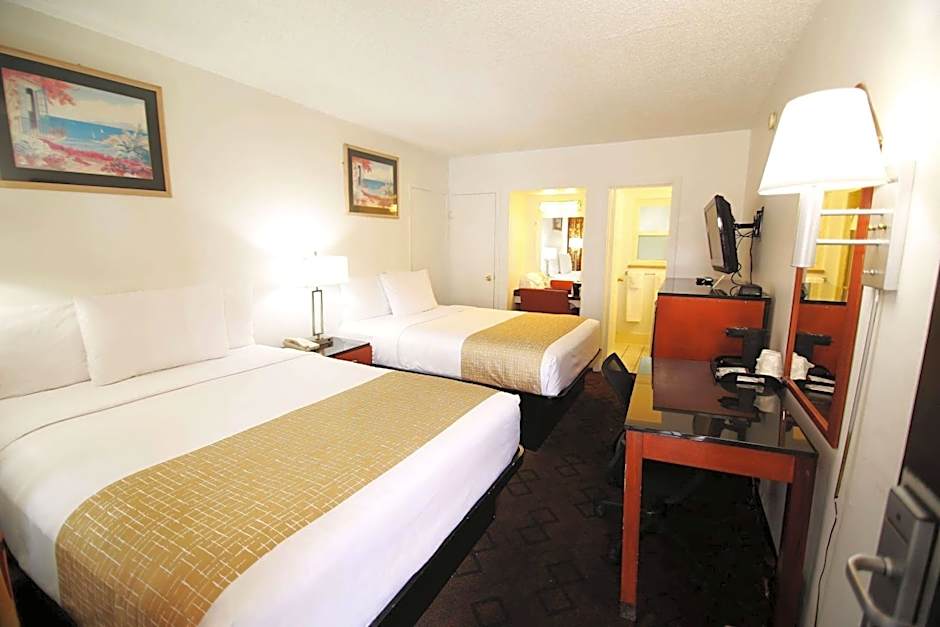 Travelodge by Wyndham Burbank-Glendale