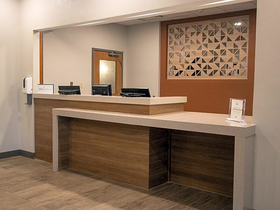 Candlewood Suites Louisville North