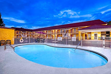 Days Inn by Wyndham Barnwell