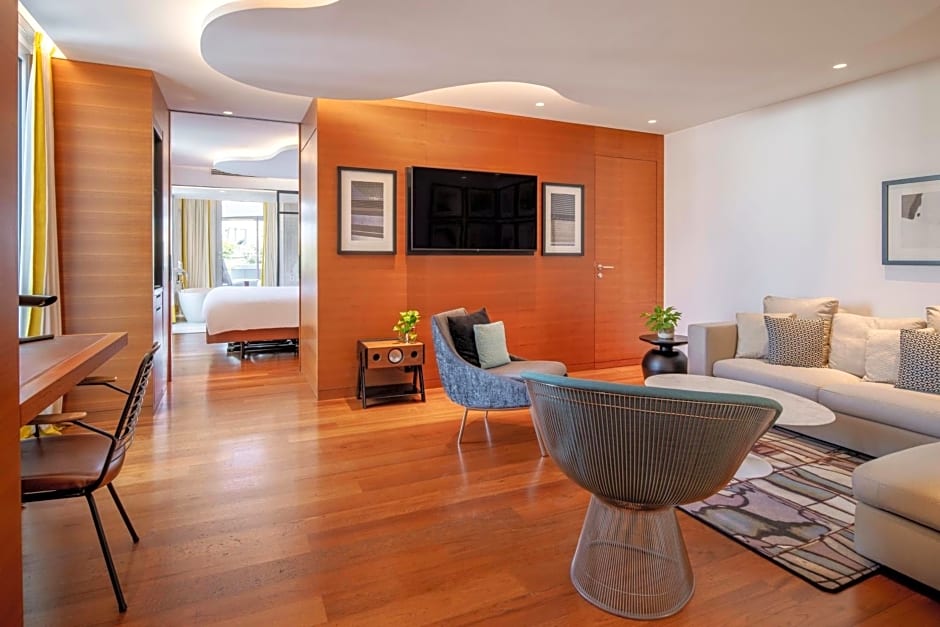 Renaissance by Marriott Paris Republique Hotel