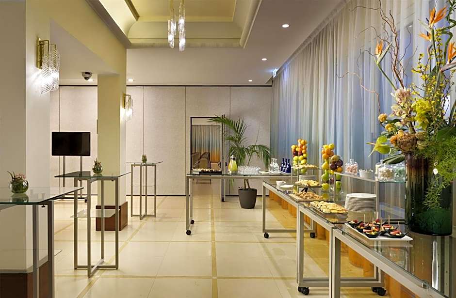 Grand Hotel Savoia Genova, Curio Collection by Hilton