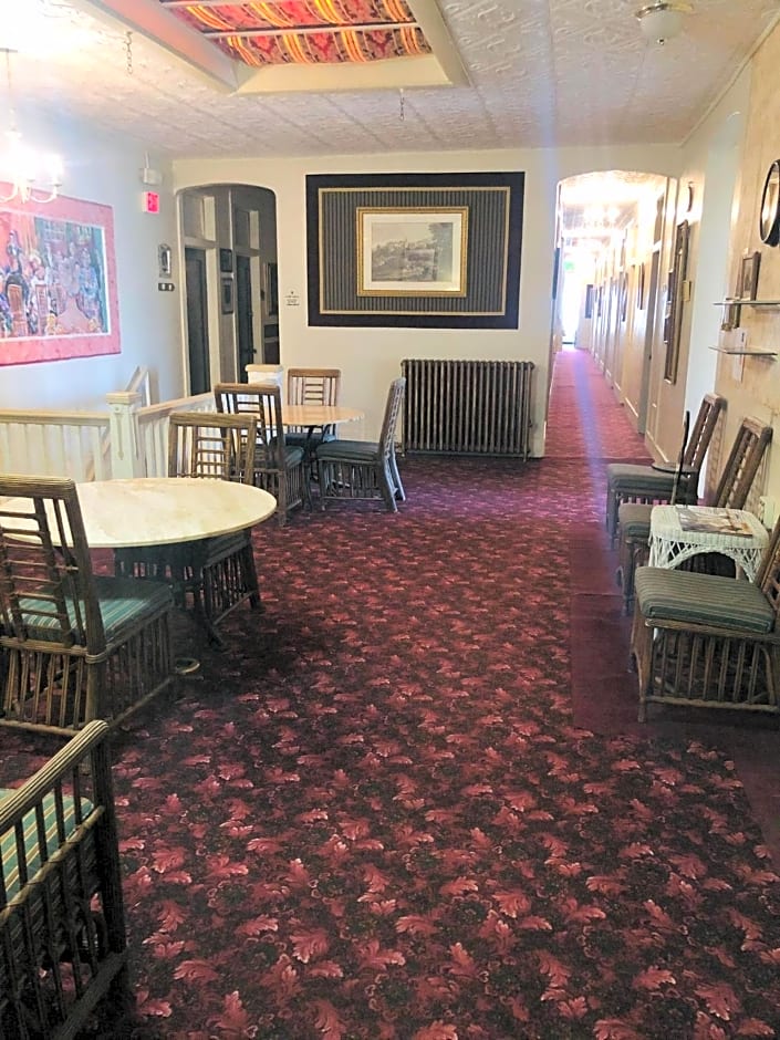 Historic Palace Hotel
