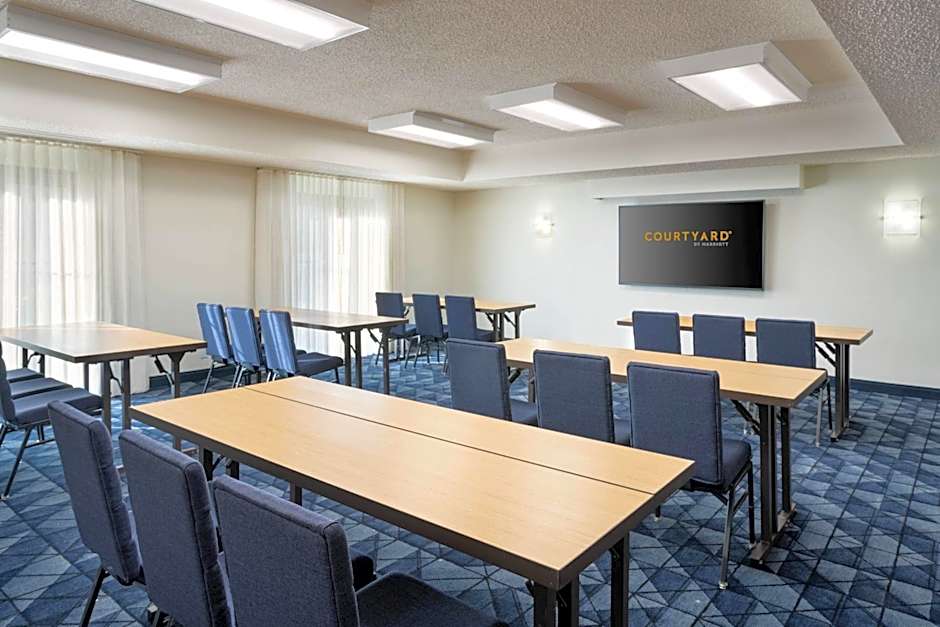 Courtyard by Marriott St. Petersburg Clearwater