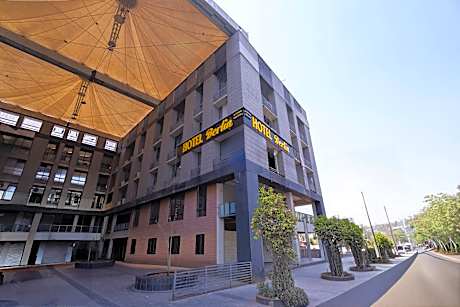 Hotel Berlin Gandhinagar