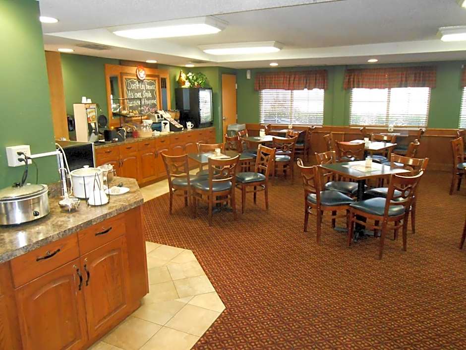 AmericInn by Wyndham McAlester