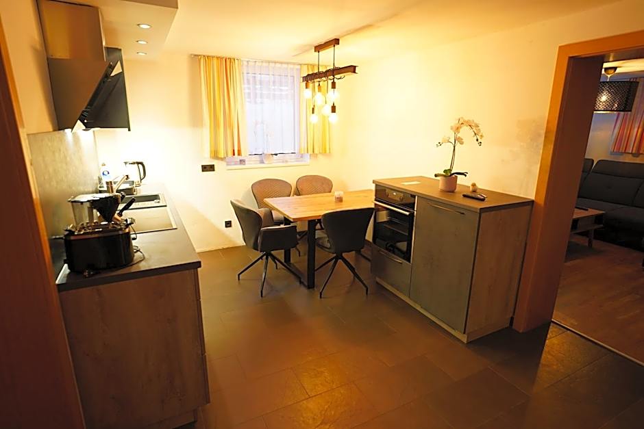 Elinas Mountain Views