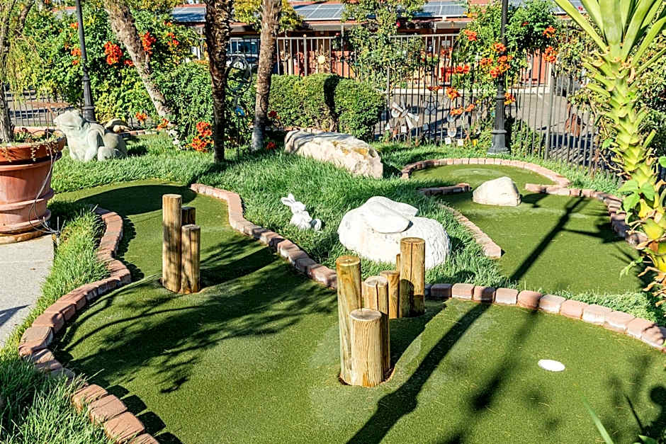 Adelaide Inn