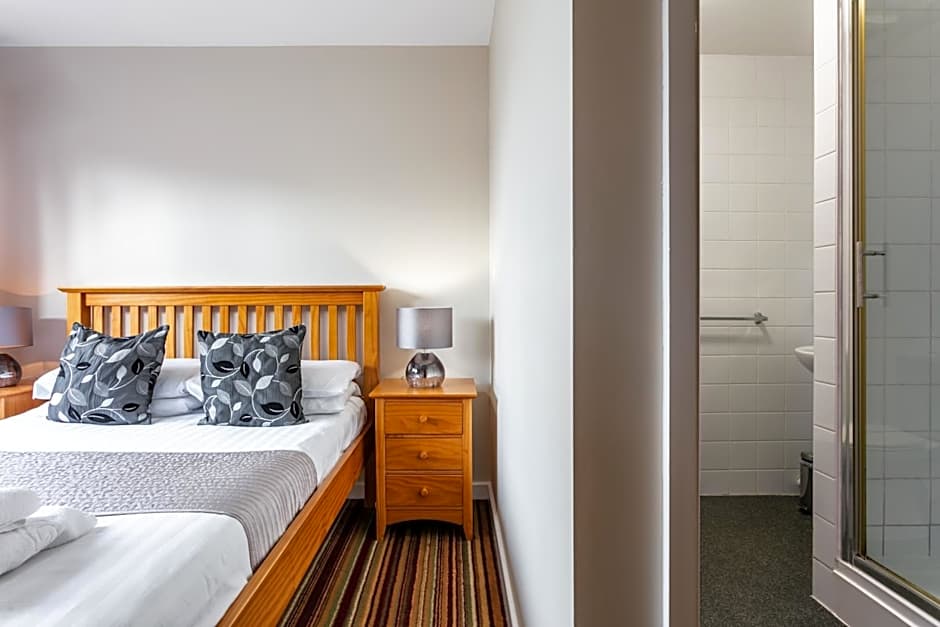 Roydon Marina Village Hotel