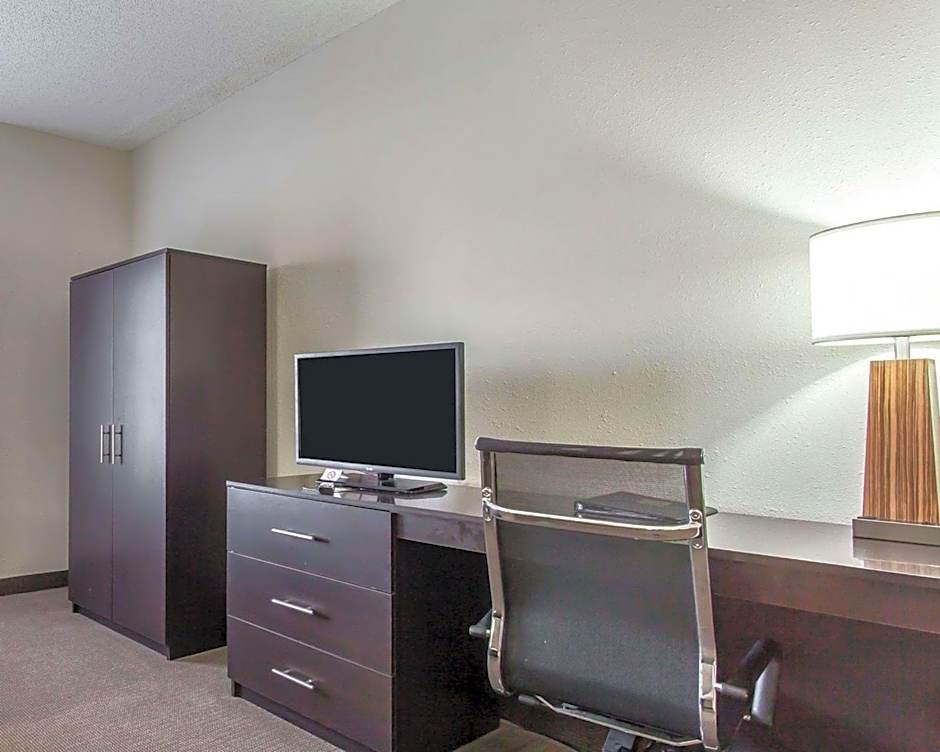 Sleep Inn & Suites Near I-90 and Ashtabula