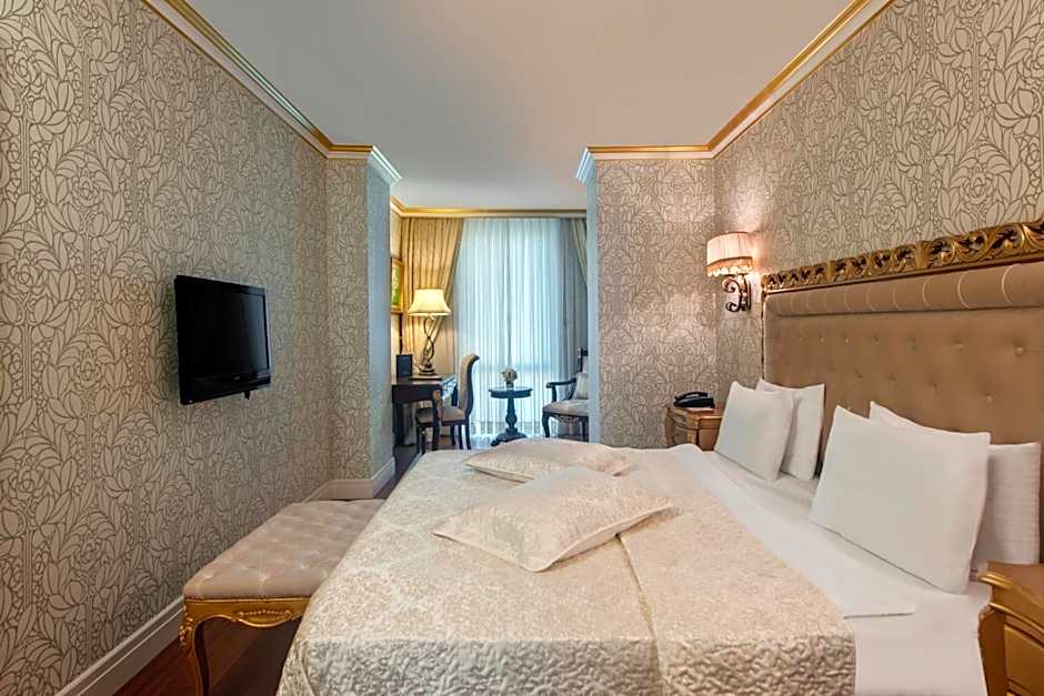 Photo 1 of 6 of Presidential 1 King Bed Suite