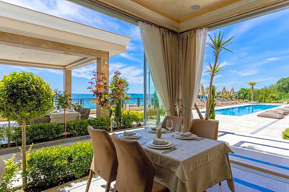 Onyx Beach Residence - Free Parking & Beach Access