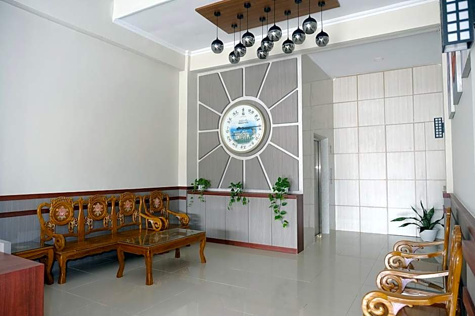 Joyful Hotel
