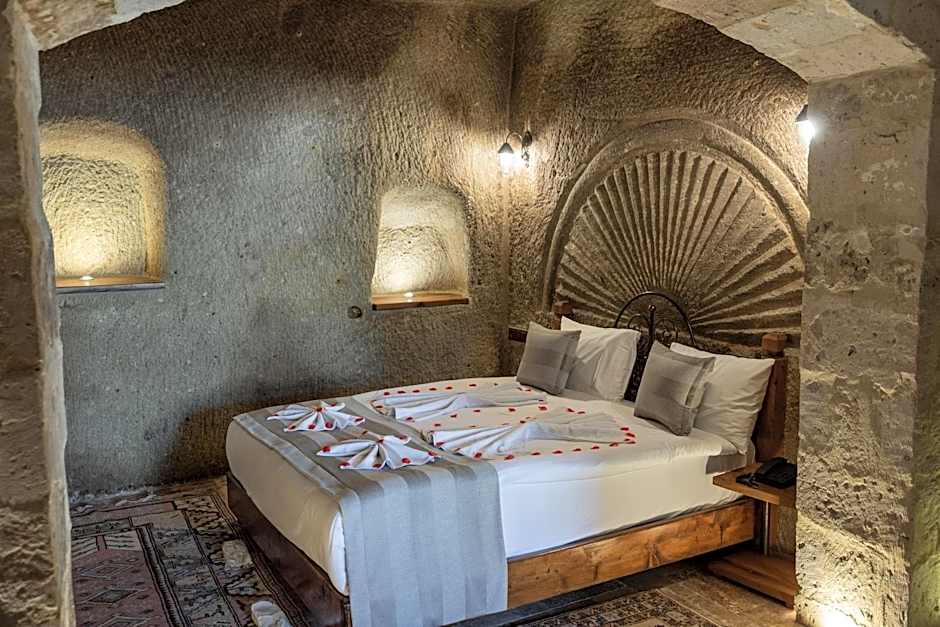 Sarnich Cave Suites