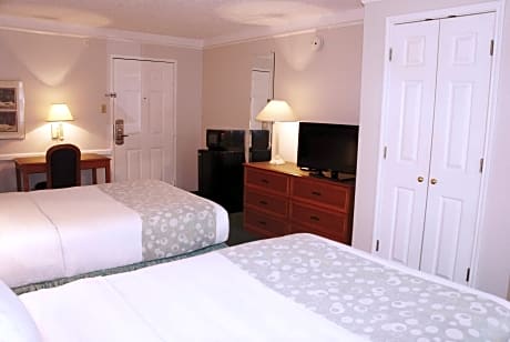 2 Double Beds Deluxe Room Non-Smoking