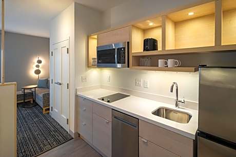 King Studio with Sofa Bed and Adapted Tub - Mobility and Hearing Accessible