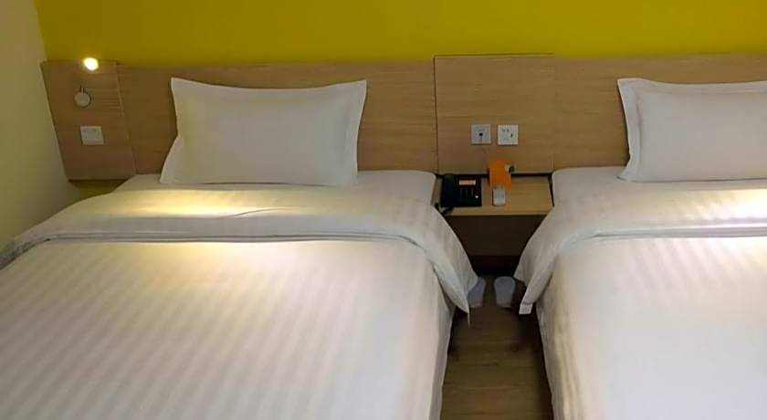 7 Days Inn Urumqi Guangming Road Beimen Metro Station