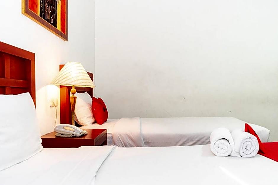 RedDoorz Plus Syariah near Java Supermall Semarang 2