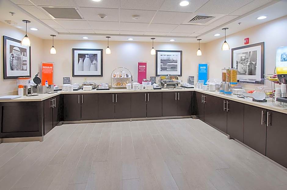Hampton Inn By Hilton Covington VA