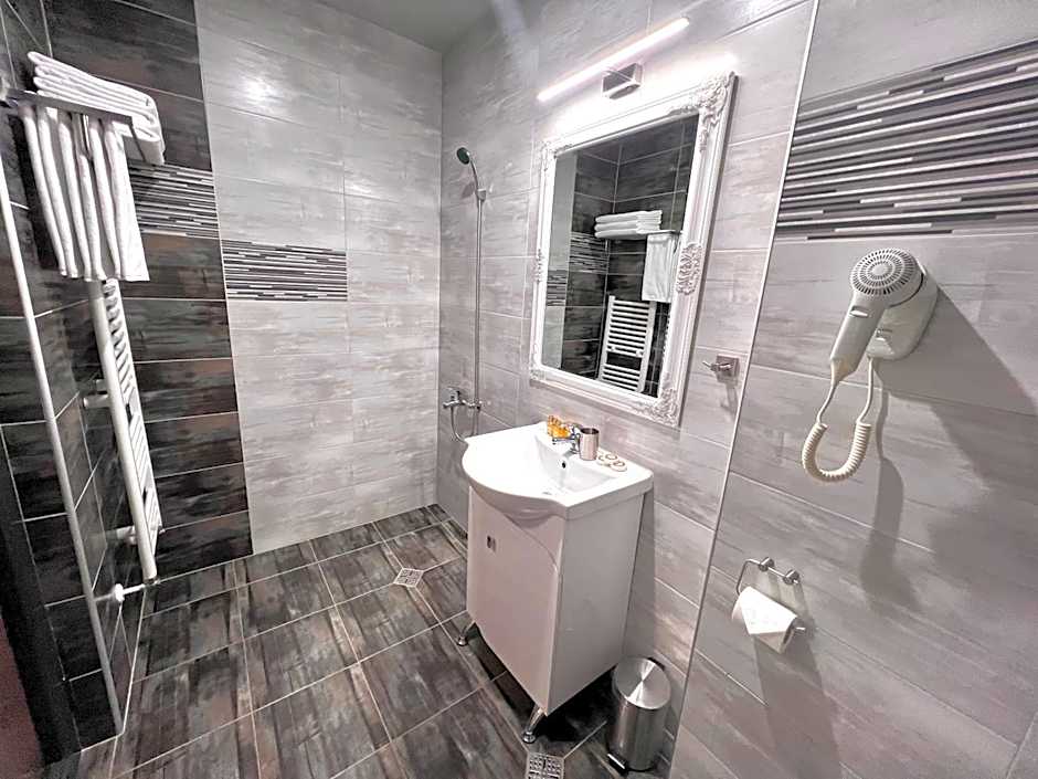 Хотел Антик