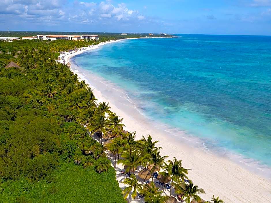 Family Selection at Grand Palladium Kantenah Resort & Spa- All Inclusive