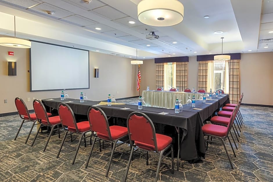 DoubleTree by Hilton Hotel Savannah Airport