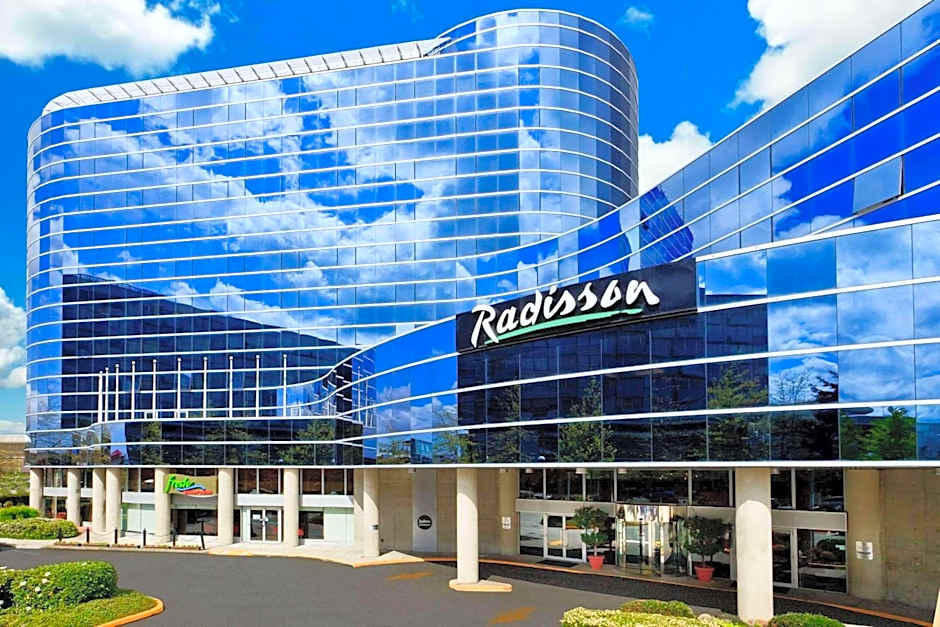 Radisson Hotel Vancouver Airport