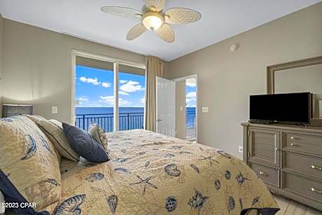 Beachfront Oasis at Splash Resort and Condos