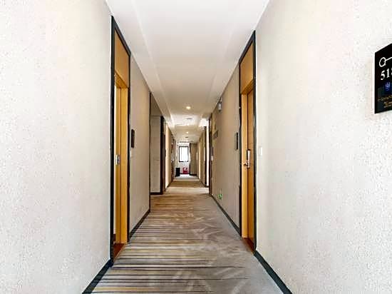 Yimi Hotel (Guangzhou Thirteen Lines Up and Down Nine)