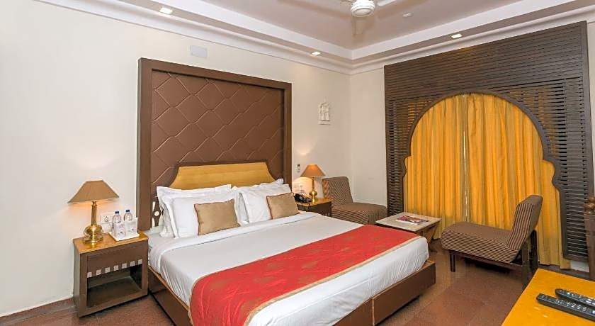 Hotel Hill Top Palace