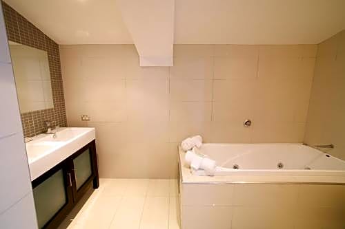 Distinction Wellington, Century City Hotel