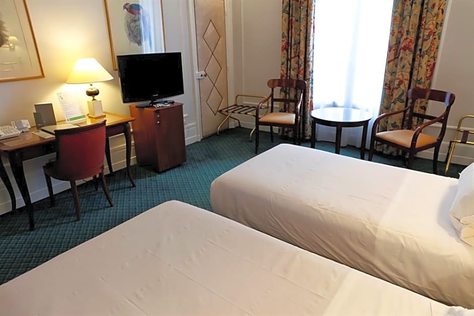 B4 Grand Hotel Lyon