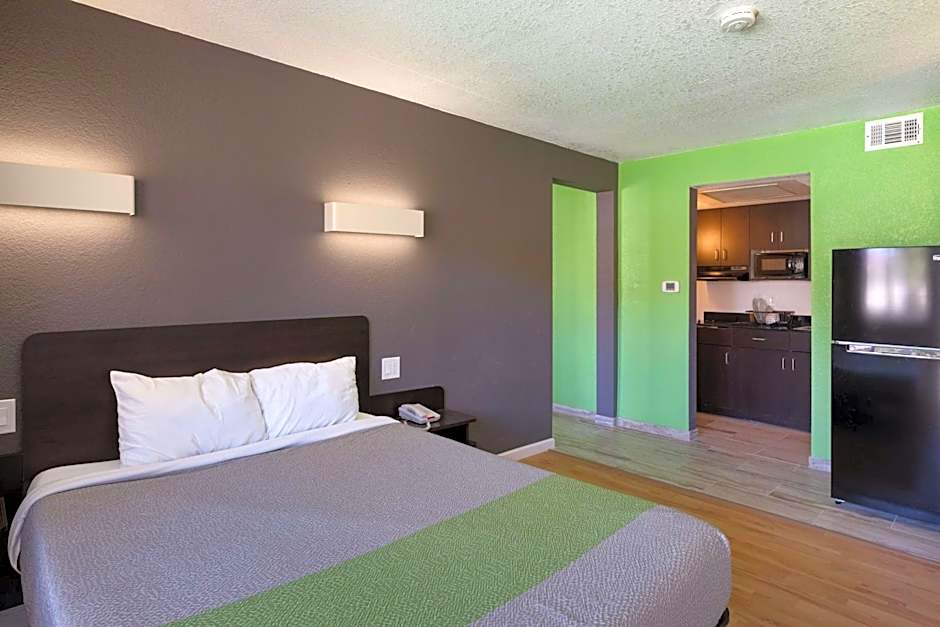 Studio 6-Barstow, CA