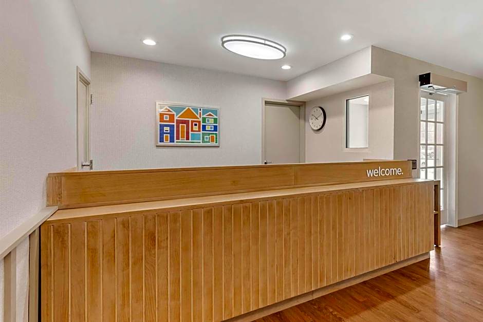 Sonesta Simply Suites Baltimore BWI Airport