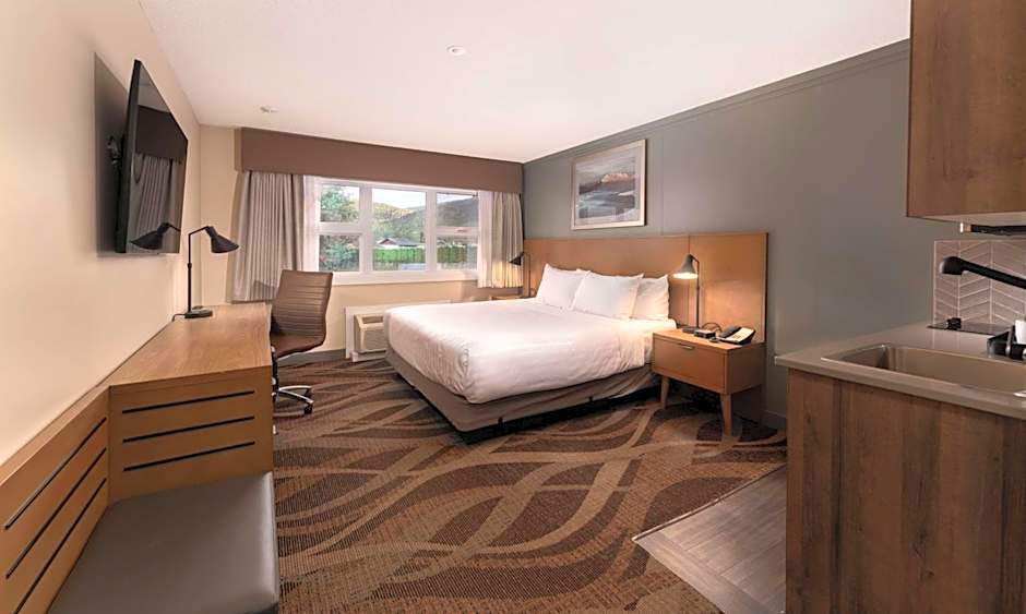 Prestige Hudson Bay Lodge, Premier Collection