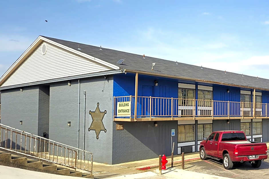 River Valley Inn and Suites