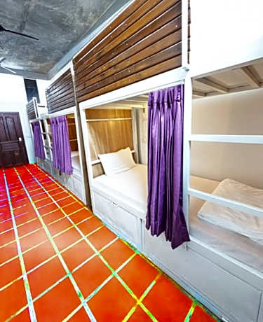 Bed in 10-Bed Mixed Dormitory Room