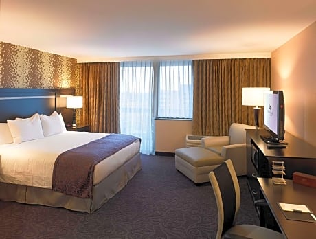 Suite King Size Bed