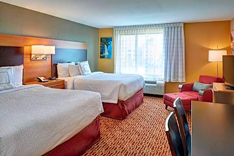 Suite, 2 Bedrooms, City View (2 Double Beds)