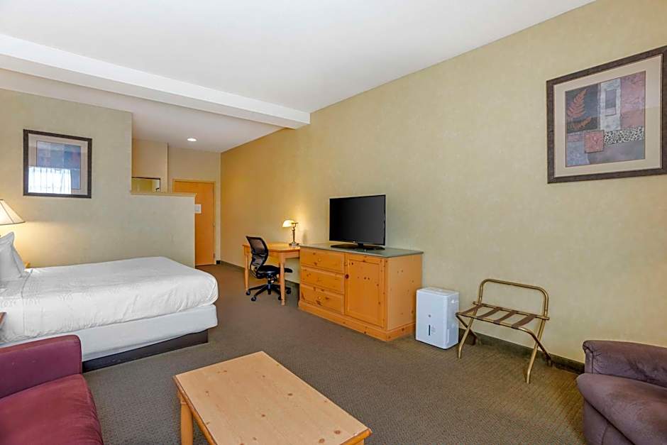 Best Western Plus Revere Inn And Suites