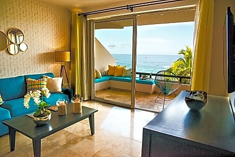 One Bedroom Deluxe Ocean View Suite